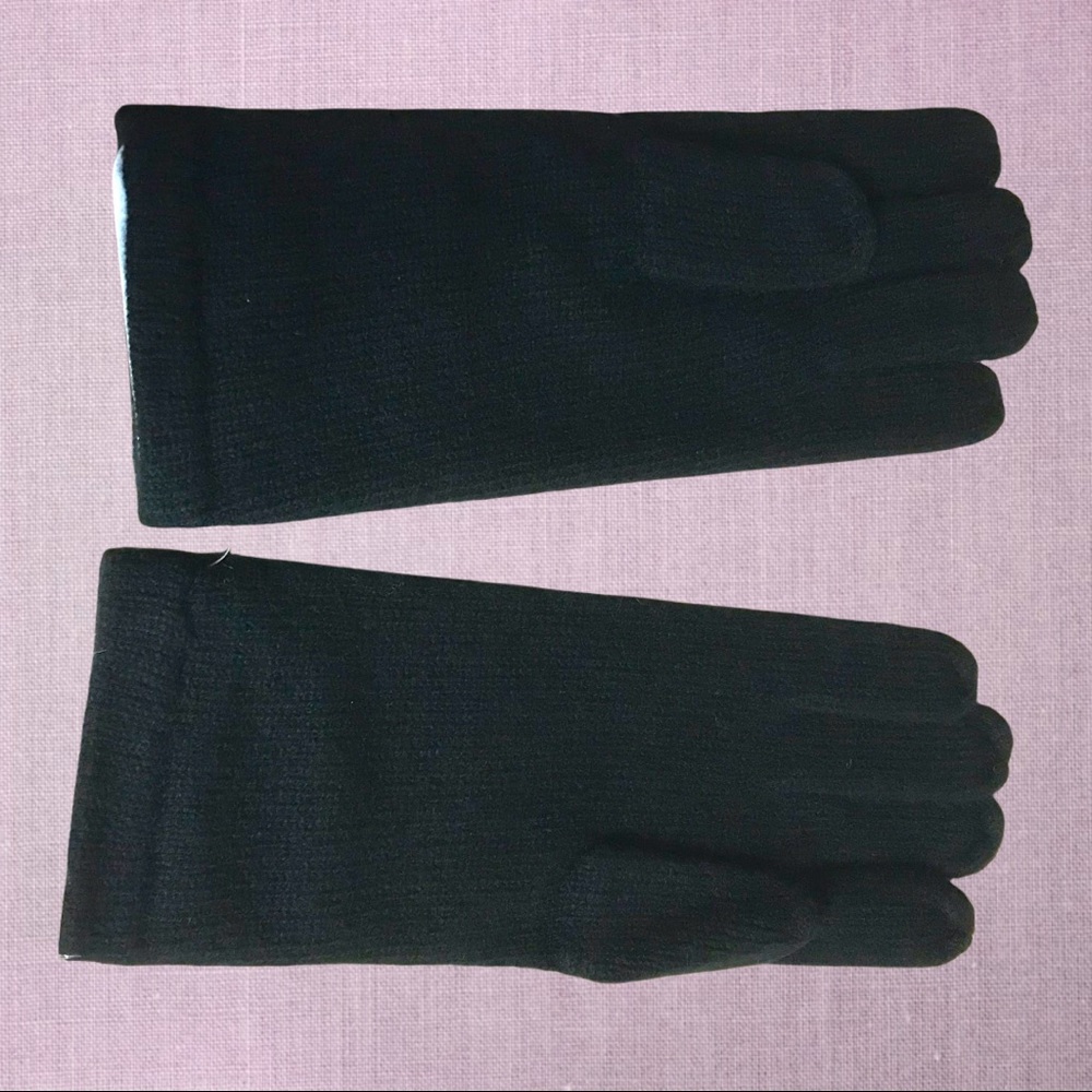 Louisa Perini black soft 100% cashmere knit gloves